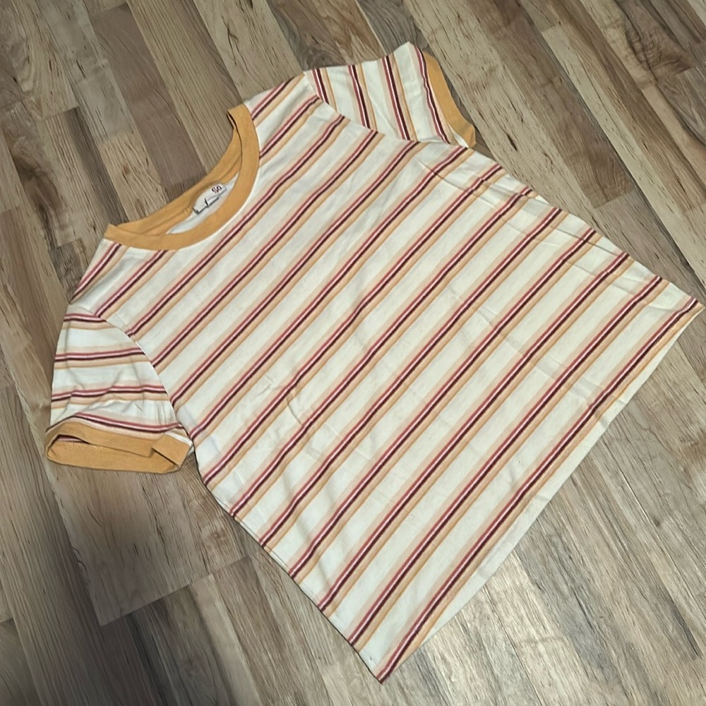Short sleeve top